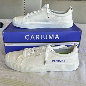 Cariuma + Pantone canvas sneakers. White. Size 9 Women. Size 7.5 men.